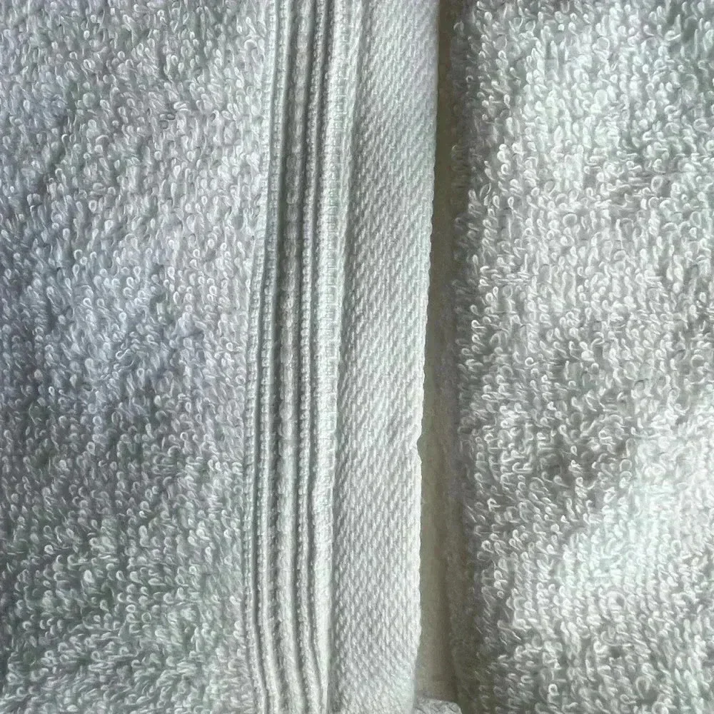 Home Expression White 6 Piece Towel 2 Sets New With Tags Very Good Quality